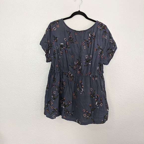 Torrid Gray Short Sleeve Blouse Pink Floral - Picture 4 of 8